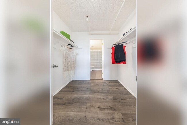 Building Photo - 5911 Edsall Rd