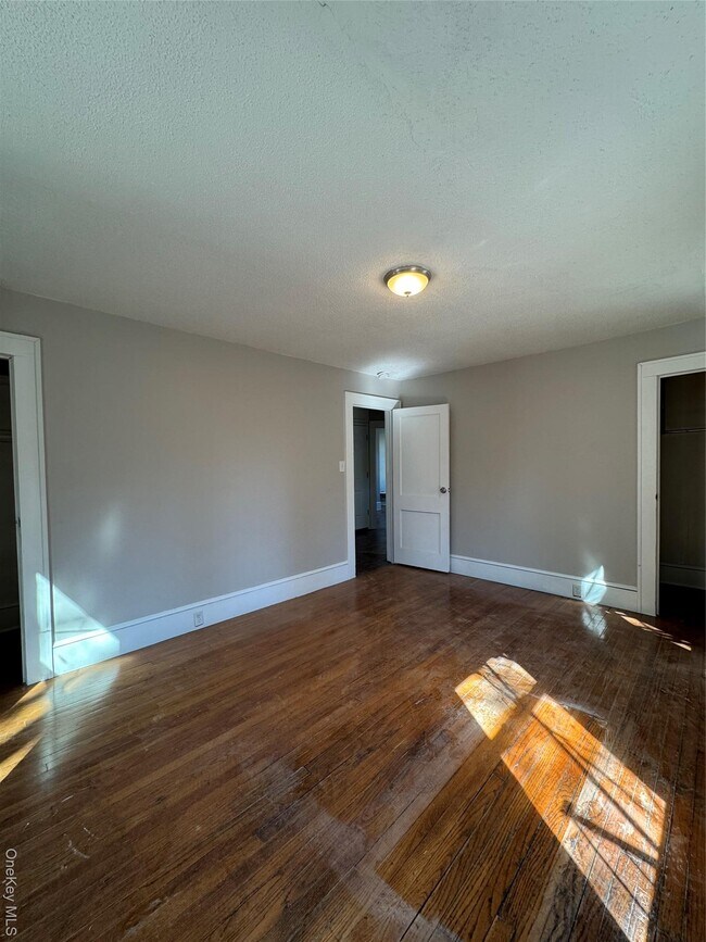 Building Photo - 440 N Main St