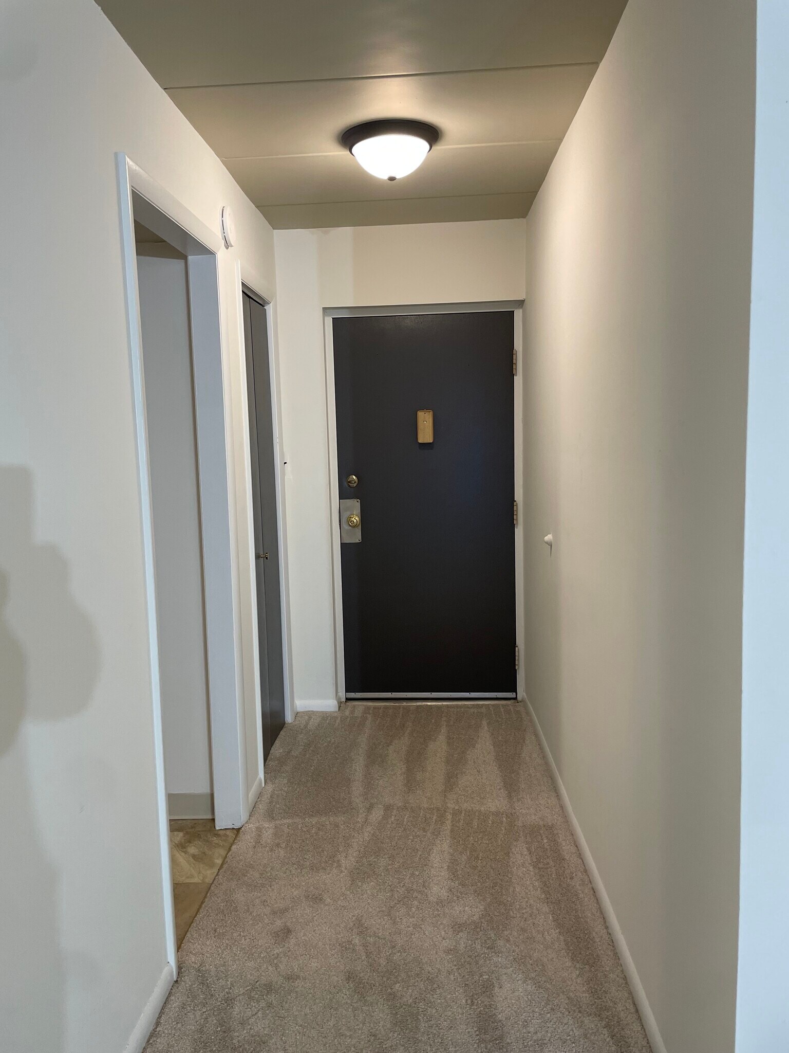 Building Photo - 300 WINDING Way