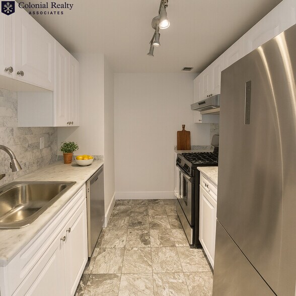 Primary Photo - 15 N Beacon St