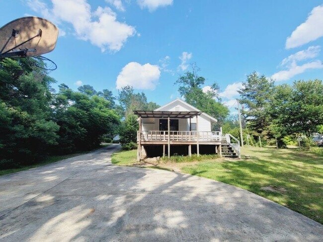 Building Photo - 526 N Adams St