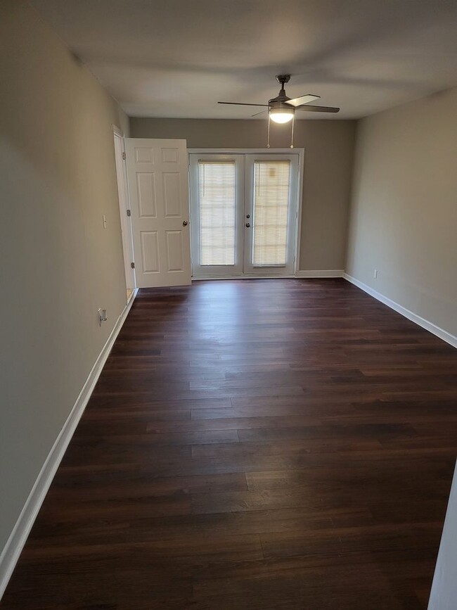 Building Photo - Nice brick ranch 4 bedroom 2 bath in Hermi...