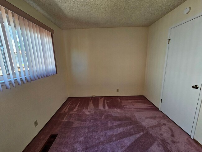 Building Photo - 10989 Ronald Way