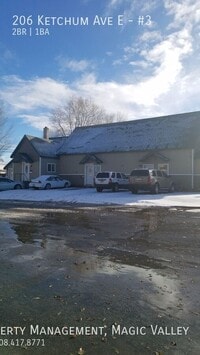 Building Photo - 206 Ketchum St E