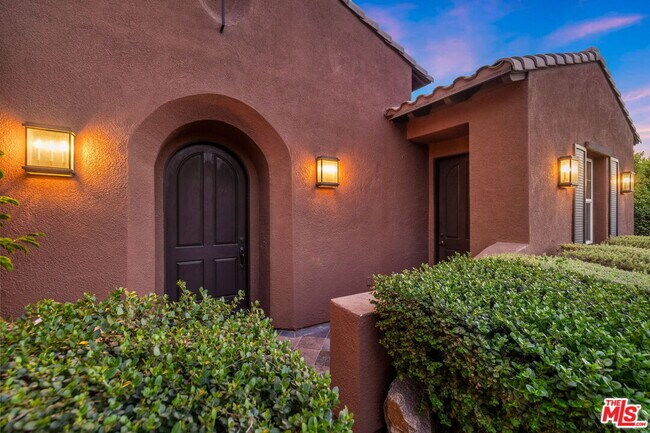 Building Photo - 11 Via Santa Ramona