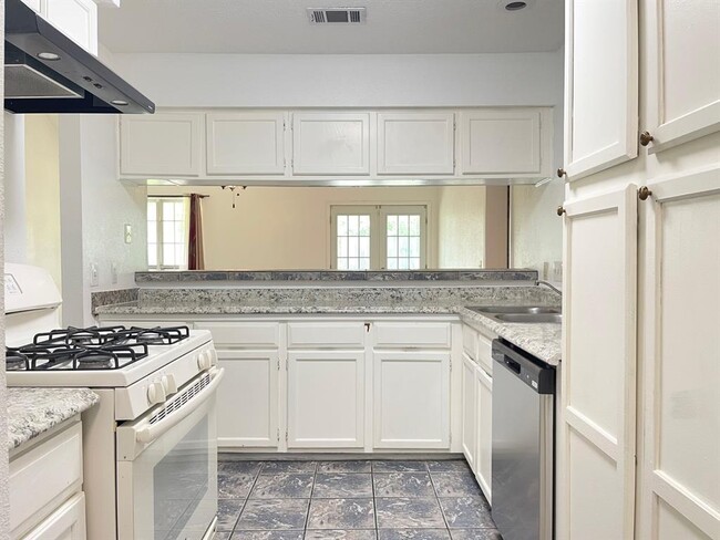 Building Photo - 1603 Brook Meadow Dr
