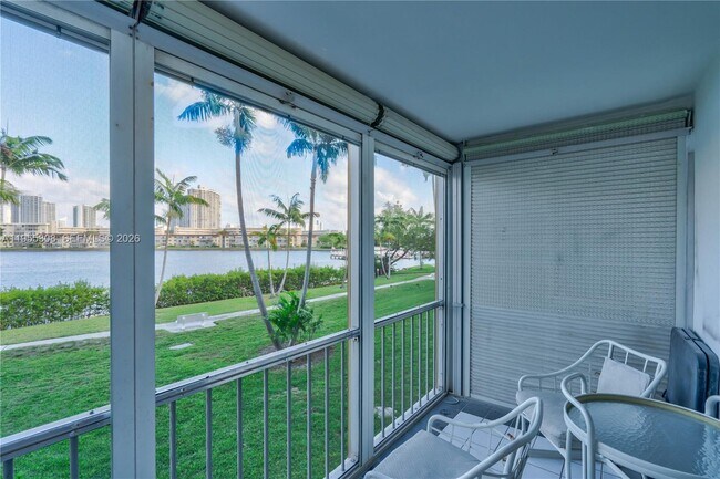 Building Photo - 2861 Leonard Dr