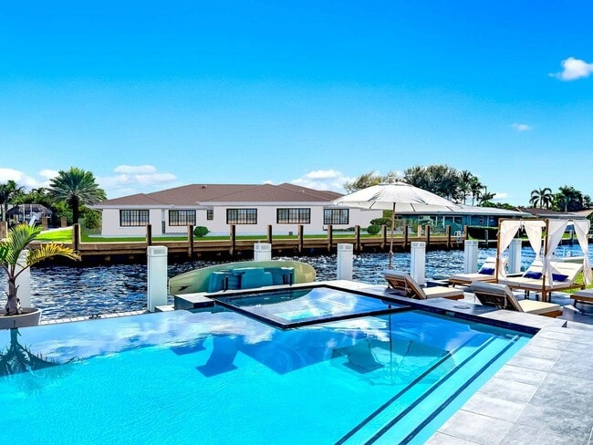 Building Photo - 2628 SE 10th St