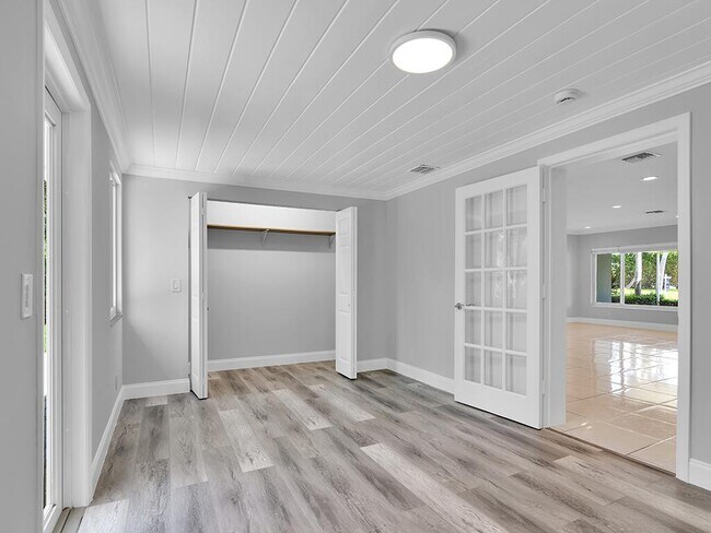 Building Photo - 3104 Pierson Dr
