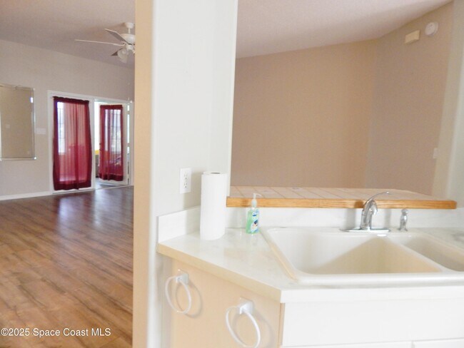 Building Photo - 4590 Brantford Ct