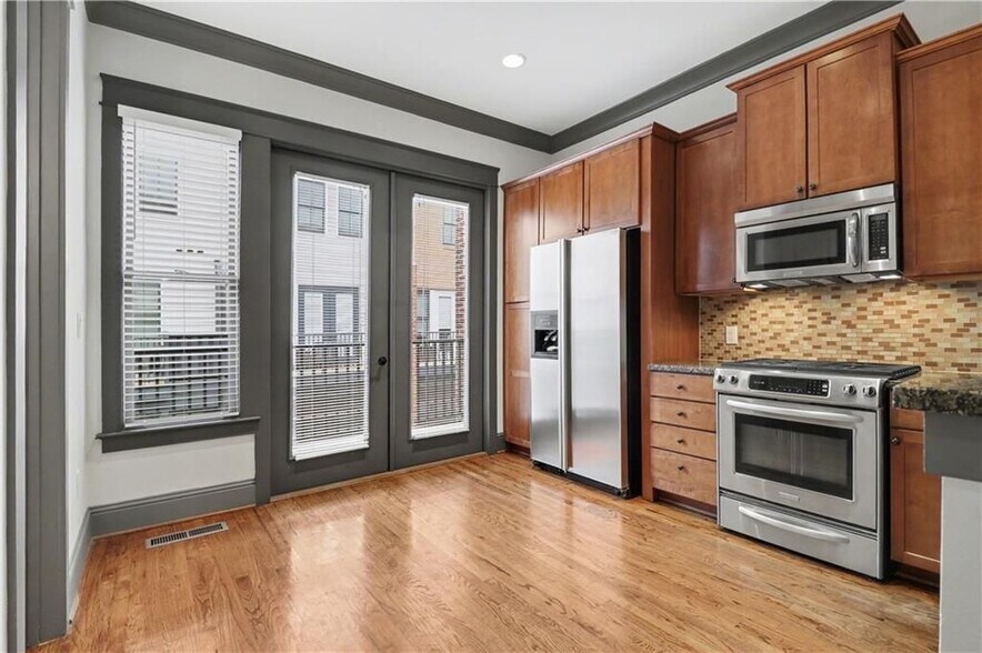 Building Photo - 4657 Magnolia Commons