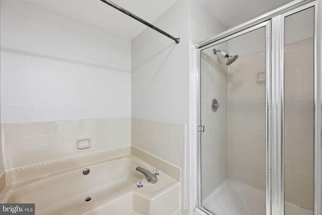 Building Photo - 2009 Gervais Dr