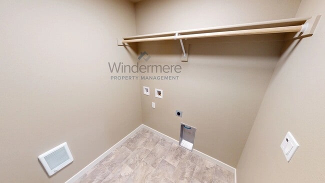 Building Photo - 221 Laurel St