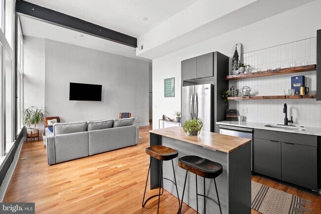 Building Photo - 1221 4 St