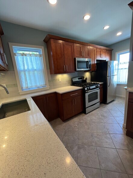 Kitchen - 445 Wood St