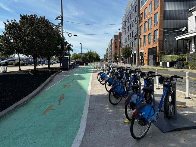 Building Photo - 55 Mallory Ave