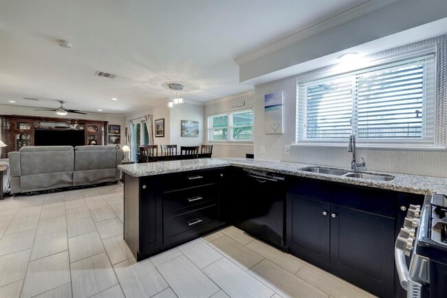Building Photo - 2910 Freshmeadows Dr