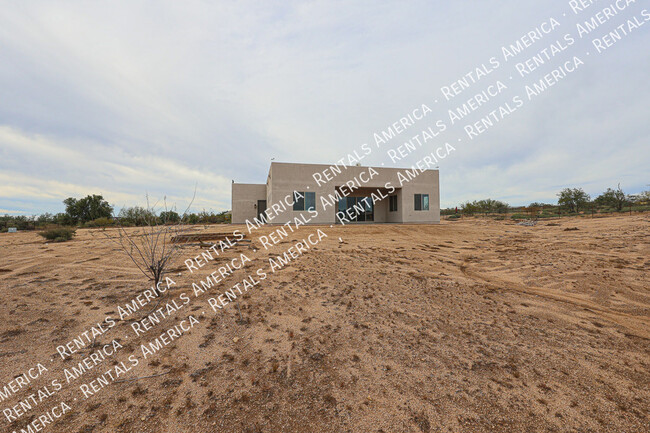 Building Photo - 16720 E Melanie Dr
