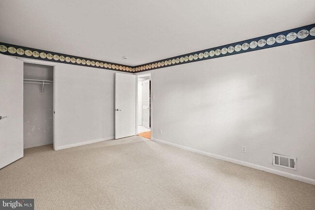 Building Photo - 1415 Mayflower Dr