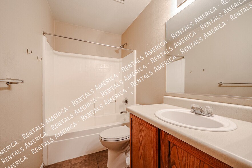 Building Photo - 9404 W Terri Lee Dr