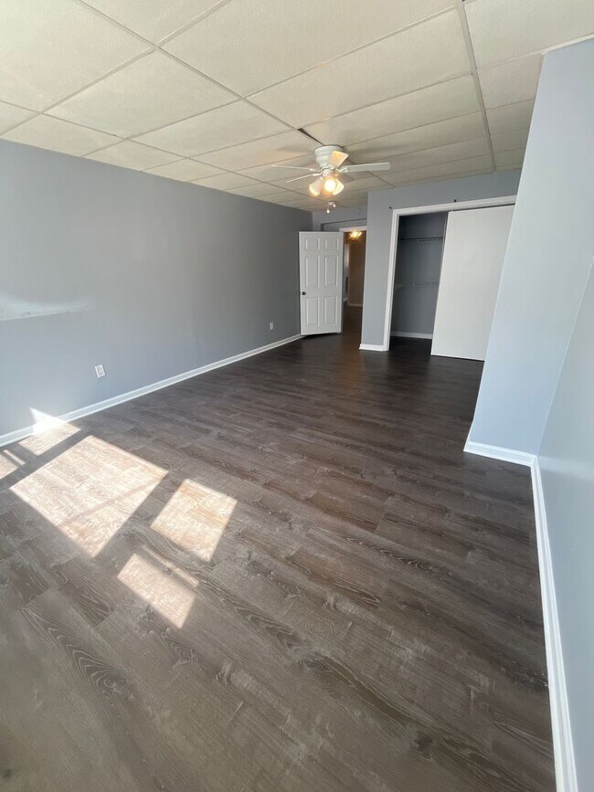 Building Photo - 829 Ferry St