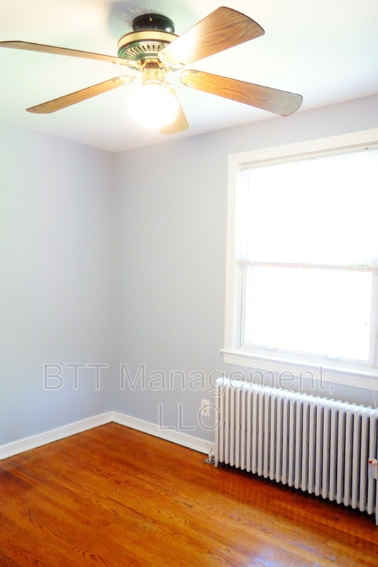 Building Photo - 8400 Greenwood Ave