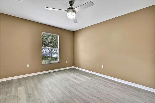 Building Photo - 12320 Papercraft Ave
