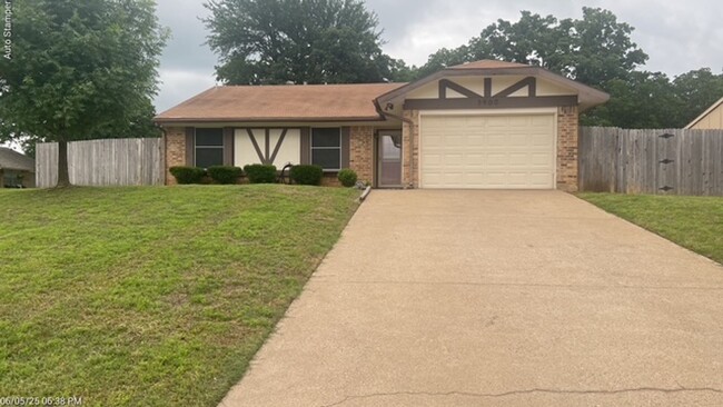 Primary Photo - 3900 Glen Knoll Ct