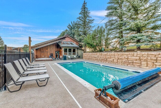 Building Photo - 2160 Mt Werner Cir