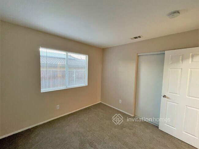 Building Photo - 781 Hillview St