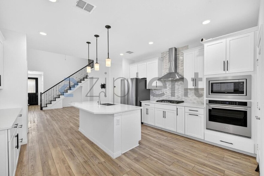 Building Photo - 4517 Waterglass St