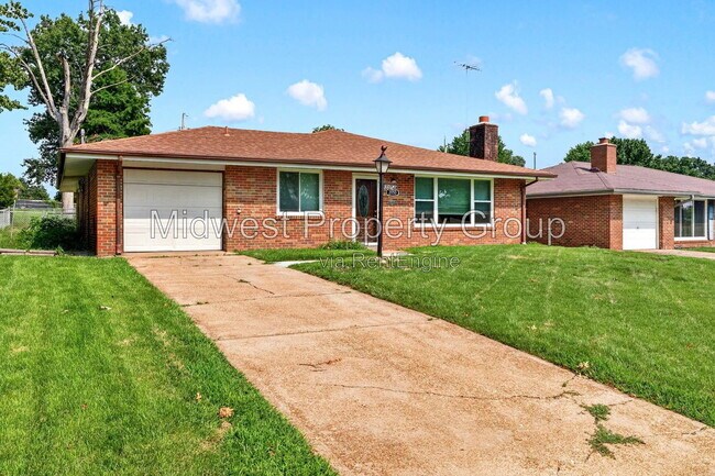Building Photo - 2050 Goodale Ave