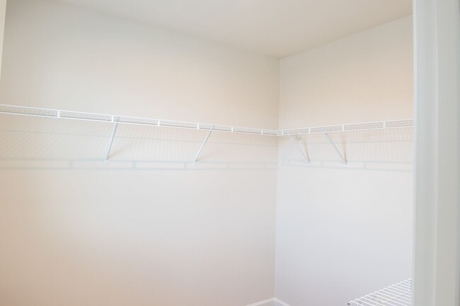 Building Photo - Beautiful Gallatin Townhome w/ Appliances!