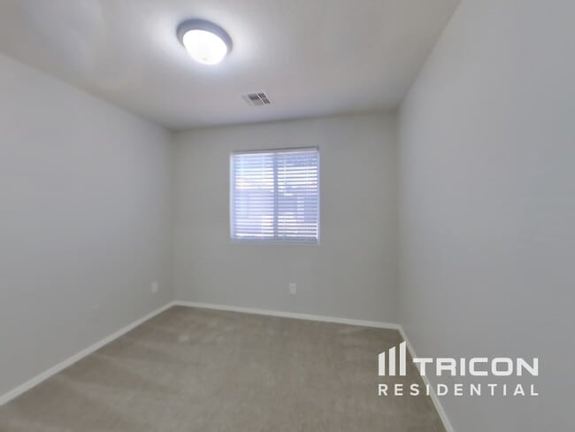 Building Photo - 4360 E Carla Vista Dr