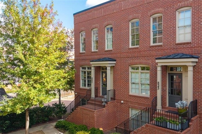 Building Photo - 821 Virginia Park Cir NE