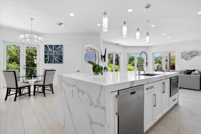 Building Photo - 2313 Golf Brook Dr