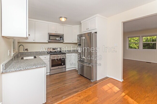 Building Photo - 5510 Trin St