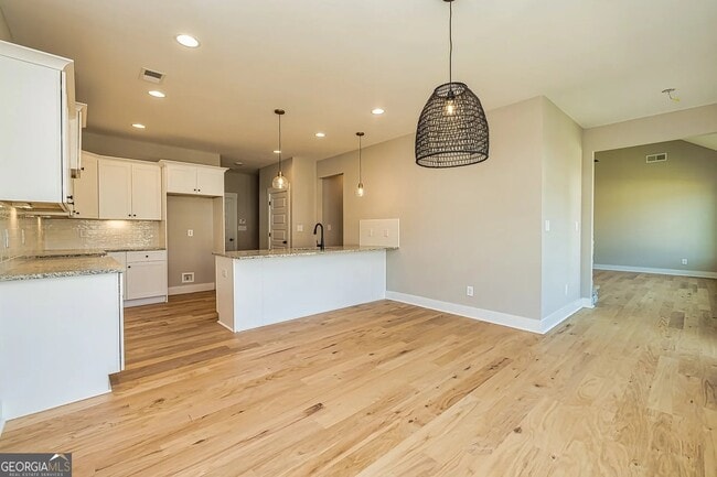 Building Photo - 65 Oakhurst Trail