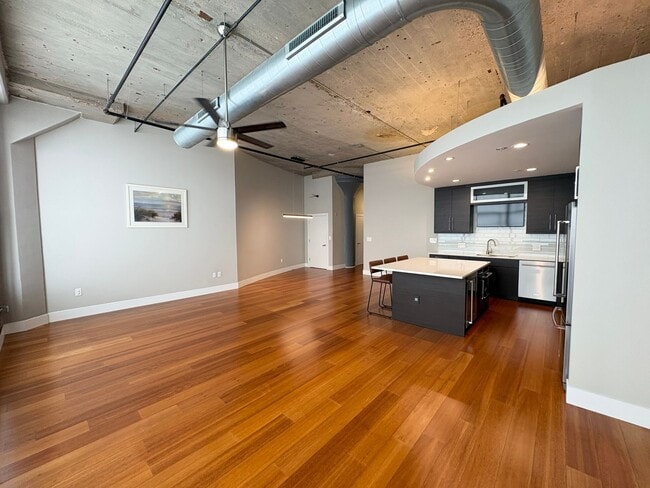 Building Photo - 4100 Forest Park Ave
