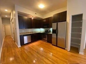 Building Photo - 1714 W Warren Blvd