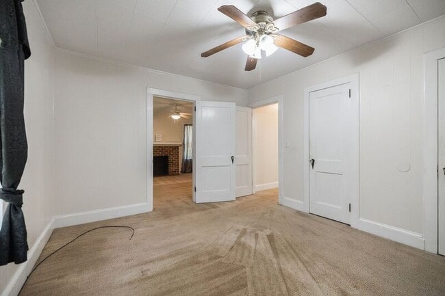 Building Photo - 1242 Hull Rd