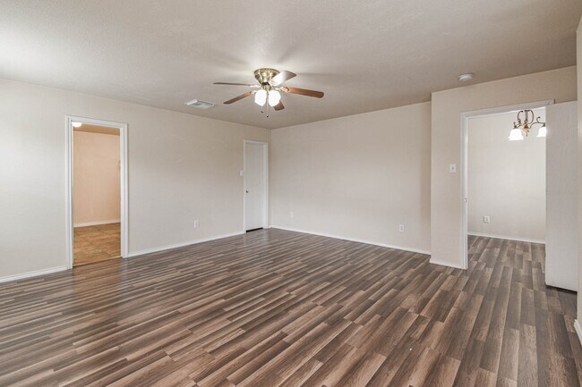 Building Photo - 19807 Mallard Point Ct