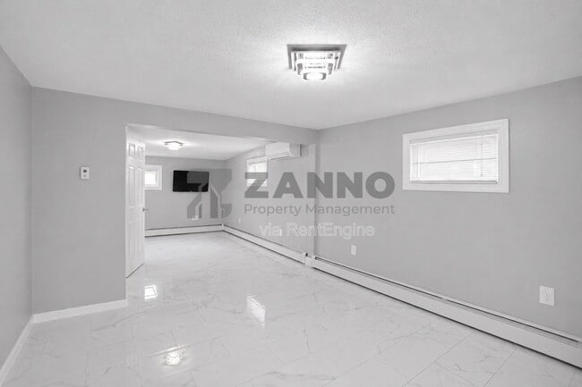 Building Photo - 40 Olney Ave