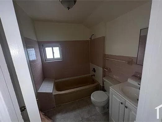 Building Photo - 149 Washburn Ave