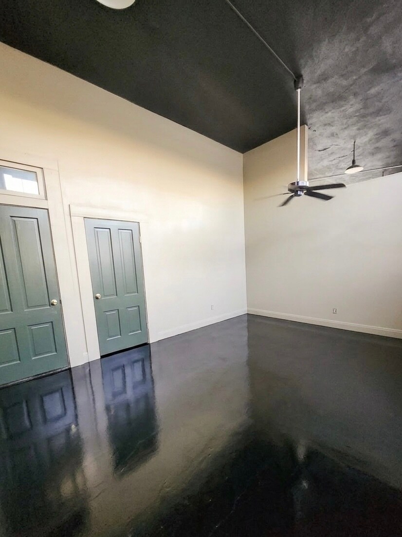 2nd Bedroom w/ Walk-In Closet - 600 Virginia St W