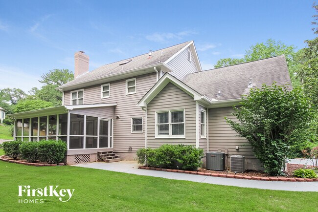 Building Photo - 2721 Harvest Dr SE