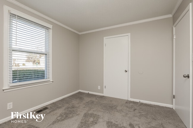 Building Photo - 1831 Palamino Dr