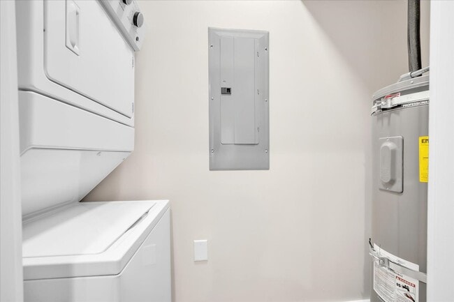 Building Photo - 195 Romney St