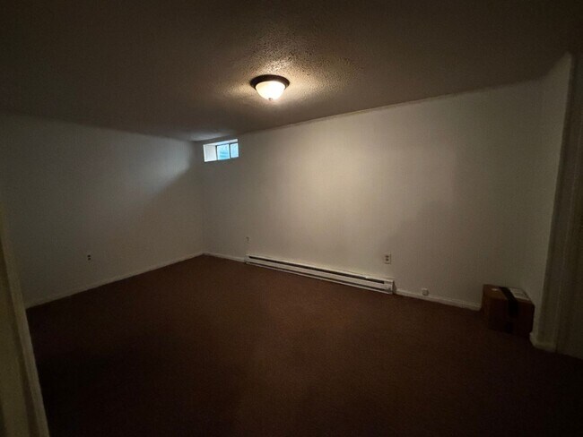 Building Photo - 3BR Townhome with garage! This house will ...