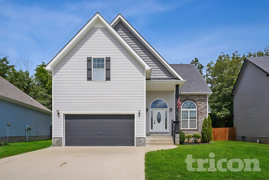 Primary Photo - 646 Fox Hound Dr